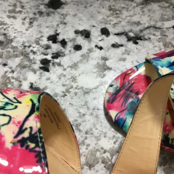 Unisa Women's Floral Patent Open Toe Pumps Heels - Picture 6 of 13